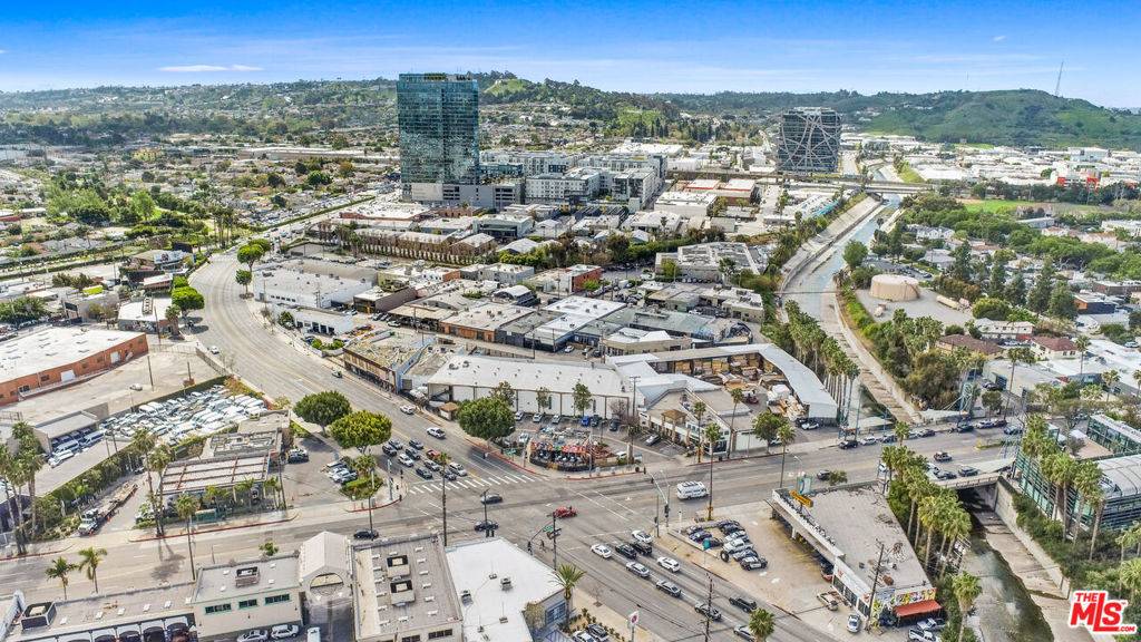 2901 La Cienega BLVD, Culver City, CA 90232