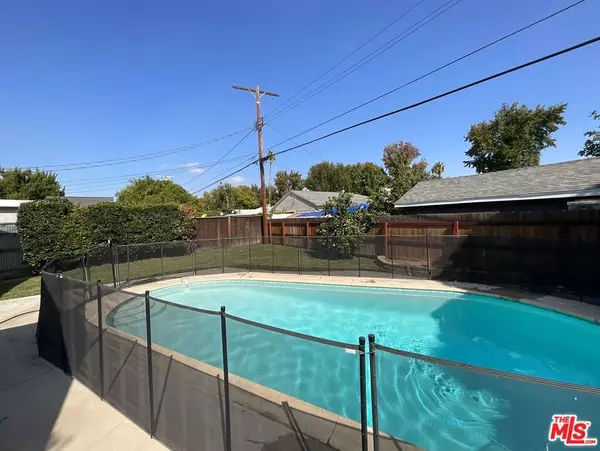 Reseda, CA 91335,6906 Balcom AVE