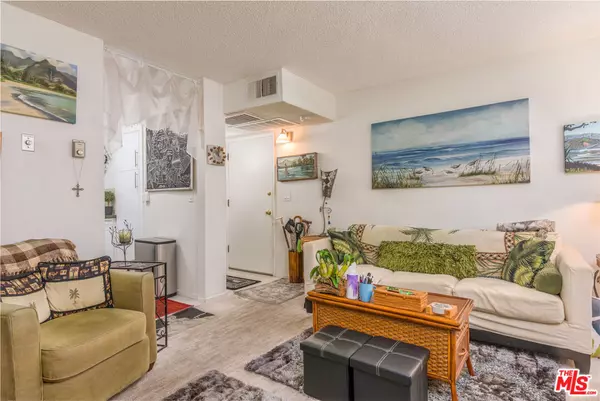 North Hollywood, CA 91605,11813 Runnymede ST #14