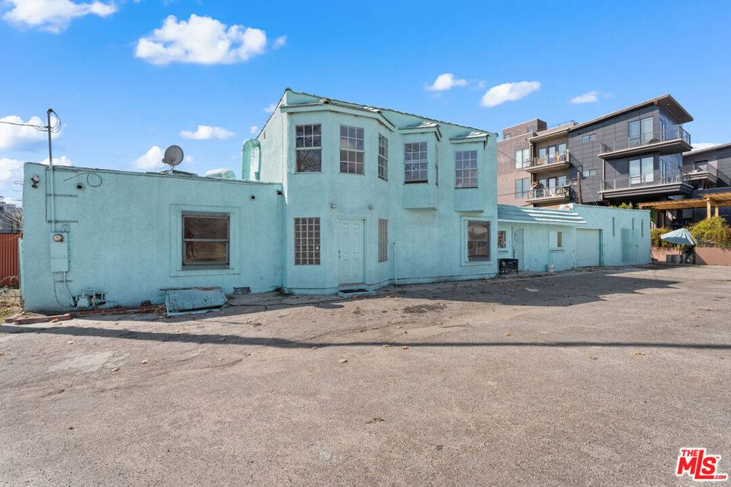 Los Angeles, CA 90039,3051 N Coolidge AVE