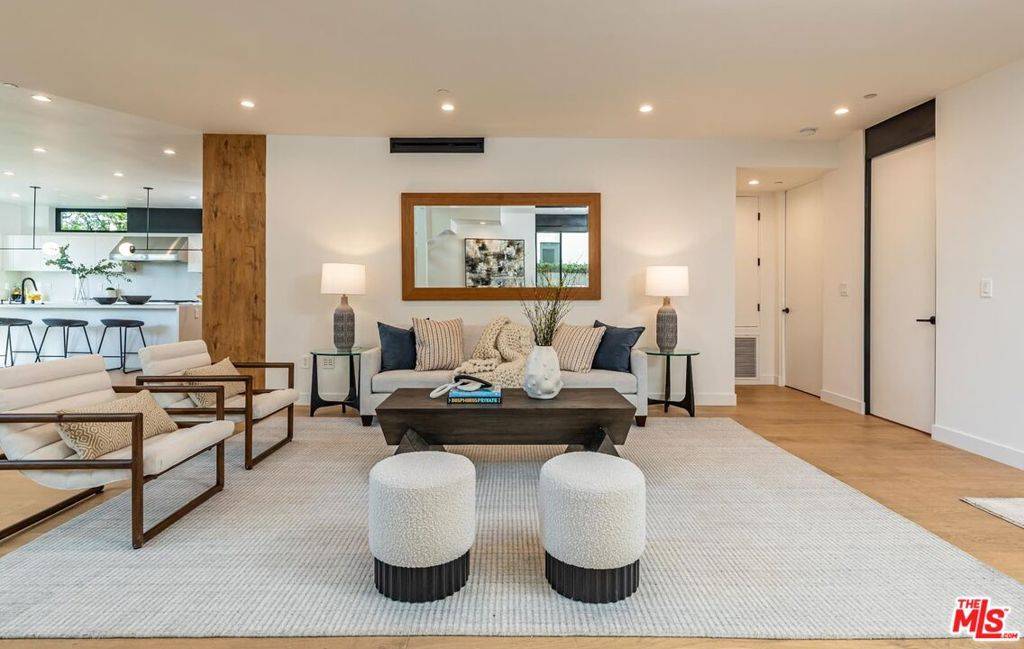 Santa Monica, CA 90402,552 Stassi LN