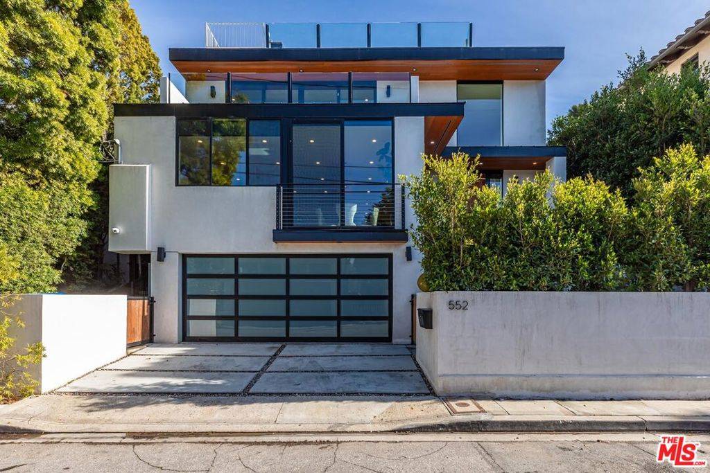 552 Stassi LN, Santa Monica, CA 90402