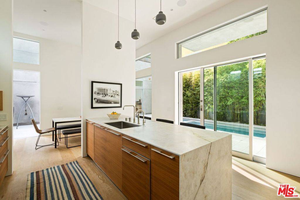 Venice, CA 90291,518 Sunset AVE