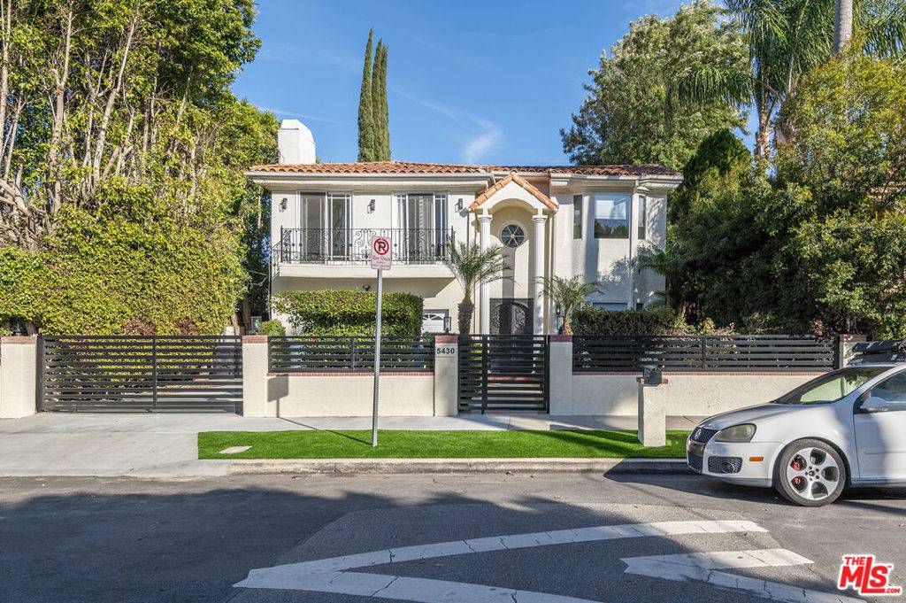 Tarzana, CA 91356,5430 Amigo AVE