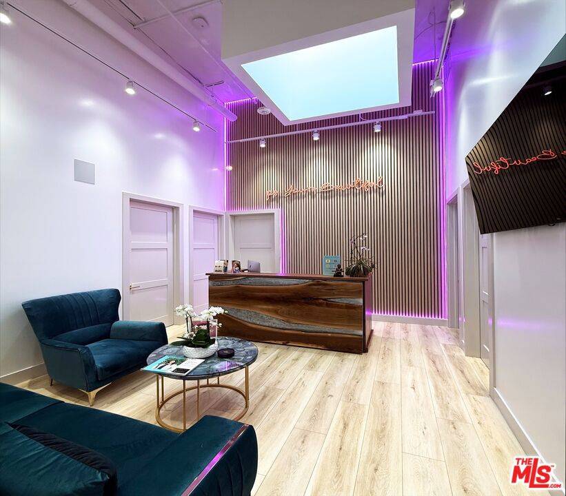 West Hollywood, CA 90069,8500 Melrose AVE #210