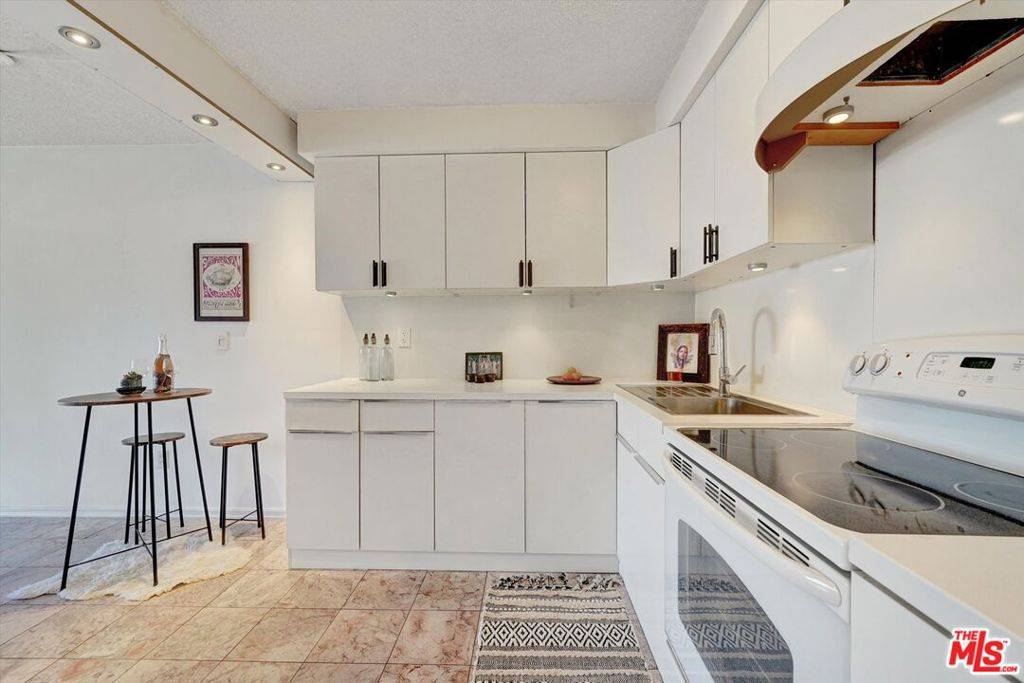 North Hollywood, CA 91606,11005 Kittridge ST #110