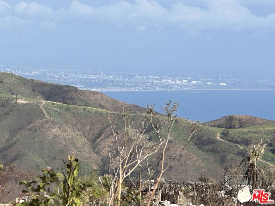 Malibu, CA 90265,23472 W Moon Shadows DR