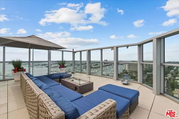 Marina Del Rey, CA 90292,13700 Marina Pointe DR #714