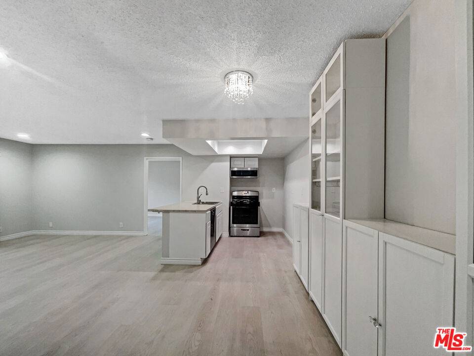 Pacoima, CA 91331,12601 Van Nuys BLVD #110