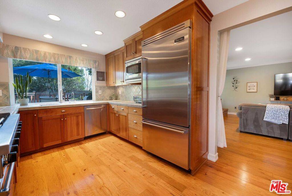 Chatsworth, CA 91311,20516 Germain ST