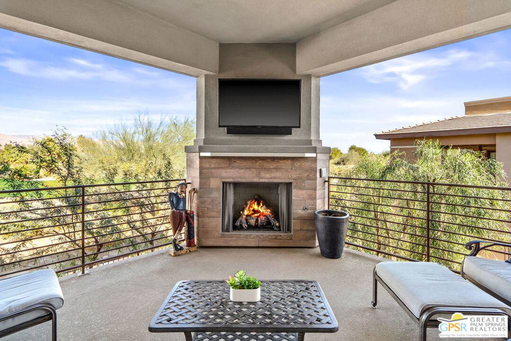 Palm Desert, CA 92260,204 Retreat CIR