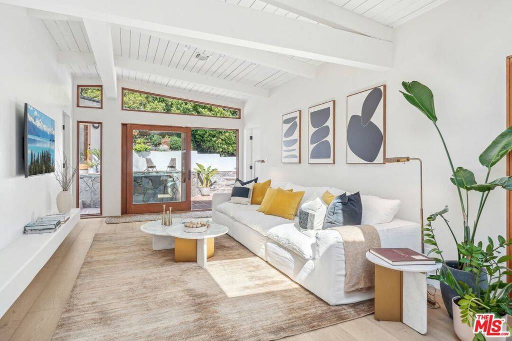 2145 Sunset Crest DR, Los Angeles, CA 90046