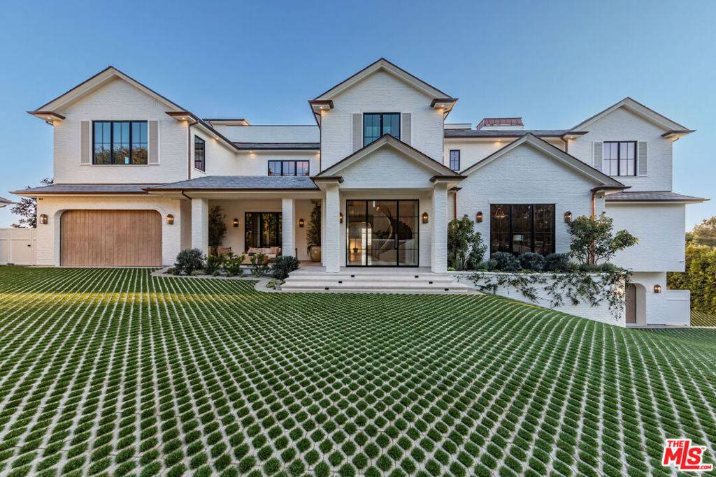 Los Angeles, CA 90049,728 Linda Flora DR