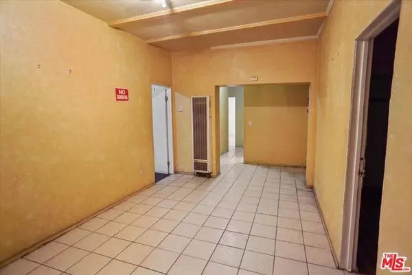 Los Angeles, CA 90042,140 S Avenue 58