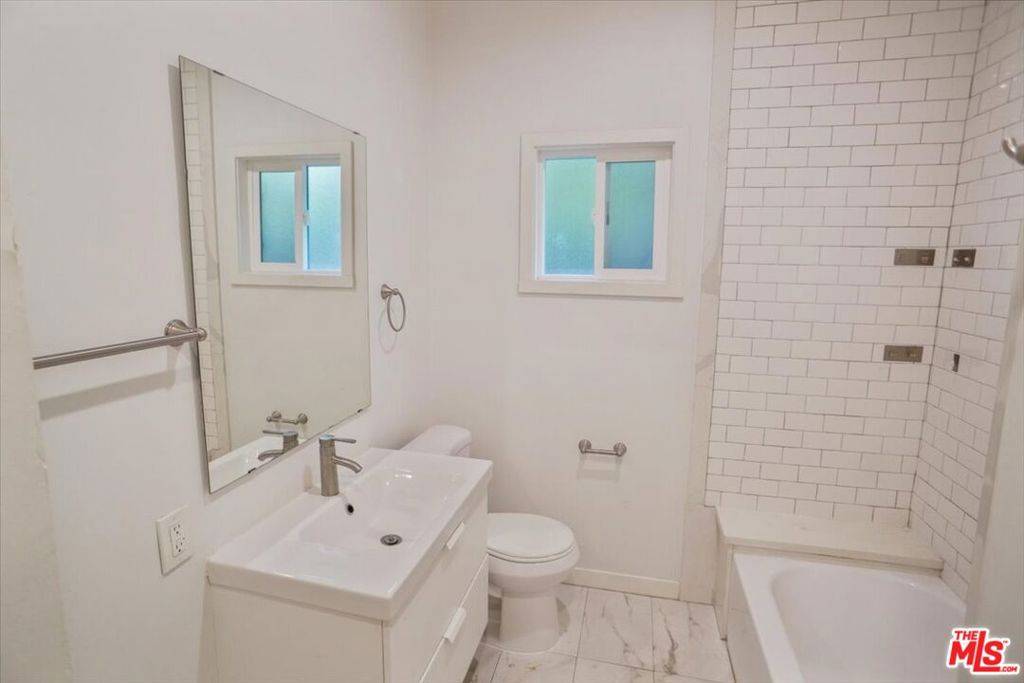 Los Angeles, CA 90042,140 S Avenue 58