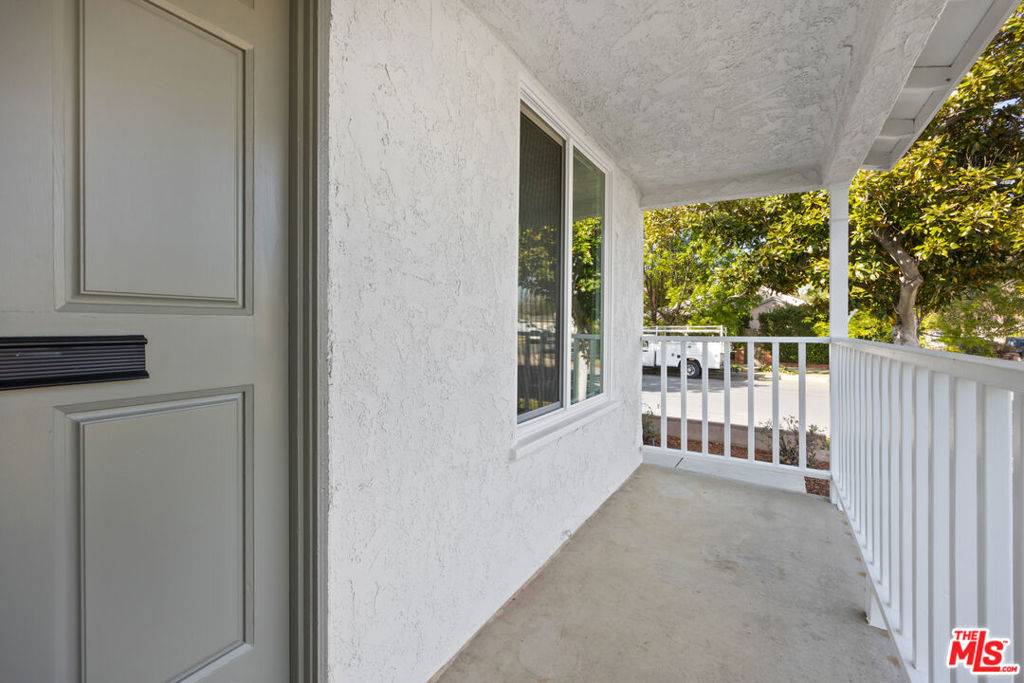 Reseda, CA 91335,6543 Newcastle AVE