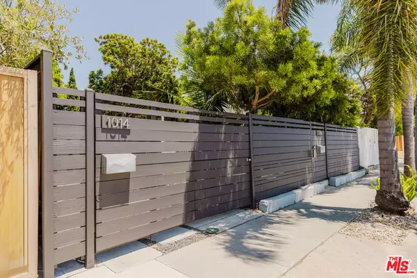 Venice, CA 90291,1016 Oakwood AVE