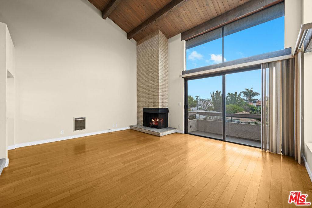 Los Angeles, CA 90066,12957 Bonaparte AVE #1