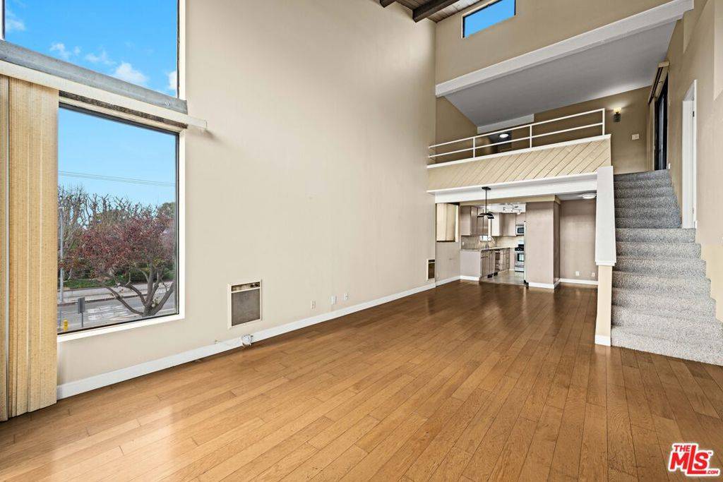 Los Angeles, CA 90066,12957 Bonaparte AVE #1