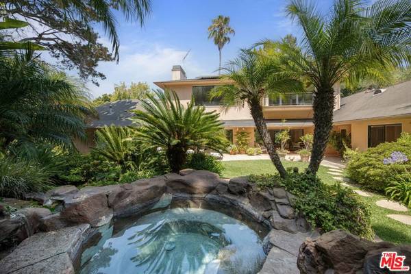Los Angeles, CA 90024,515 Warner AVE