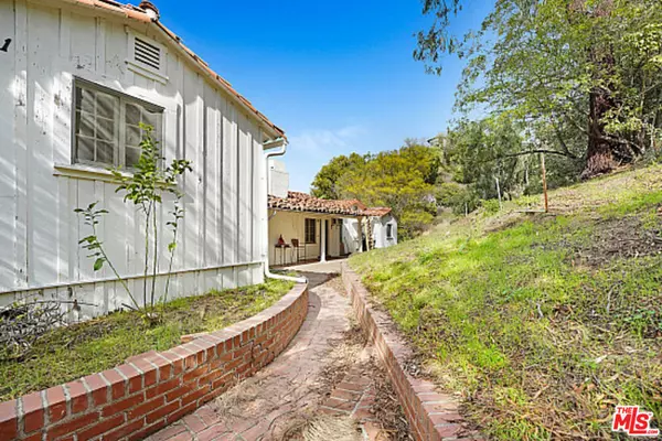 Los Angeles, CA 91604,3351 Coldwater Canyon AVE