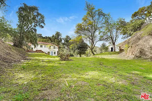 Los Angeles, CA 91604,3351 Coldwater Canyon AVE
