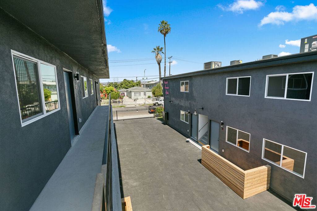 Los Angeles, CA 90016,2922 Hauser BLVD #2