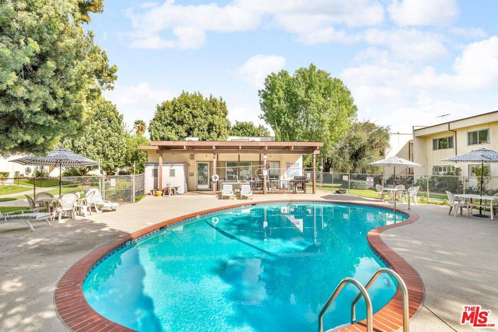 North Hollywood, CA 91605,11813 Runnymede ST #17