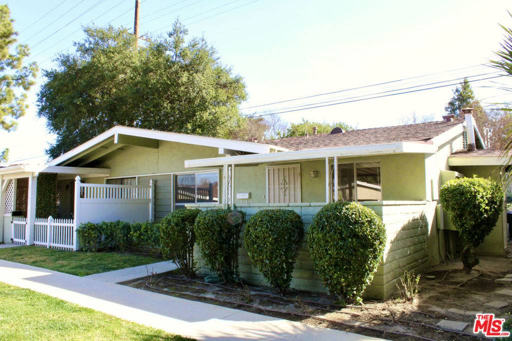 19118 Avenue Of The Oaks #D, Newhall, CA 91321