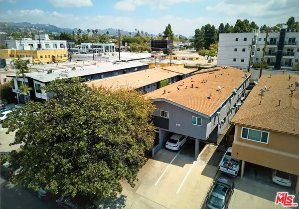 Los Angeles, CA 90048,642 N Hayworth AVE