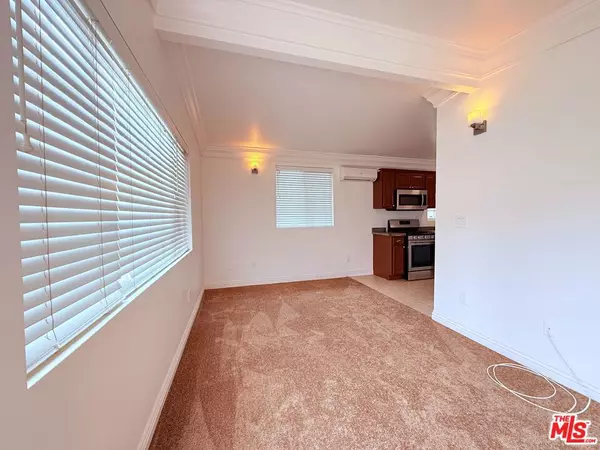 Hawthorne, CA 90250,11845 Doty AVE
