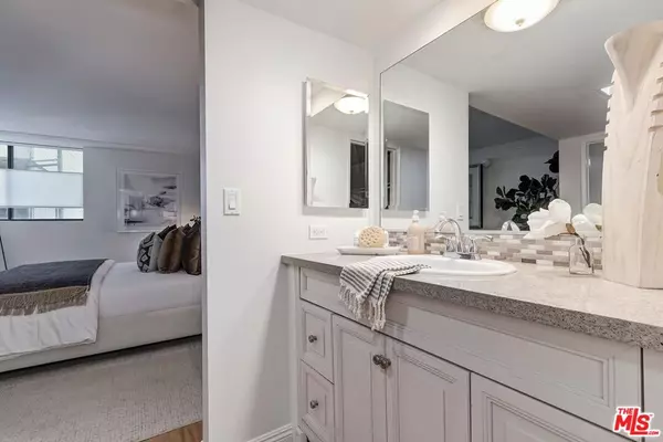 Los Angeles, CA 90024,10535 Wilshire BLVD #D08