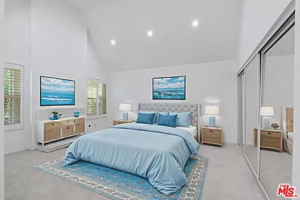 Woodland Hills, CA 91367,20950 Oxnard ST #34