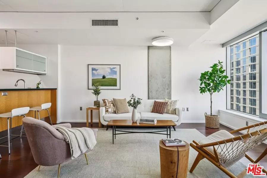 1155 S Grand AVE #1207, Los Angeles, CA 90015