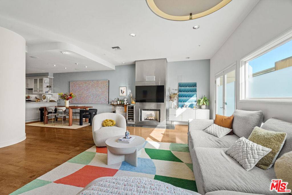 1145 Horn AVE #D, West Hollywood, CA 90069