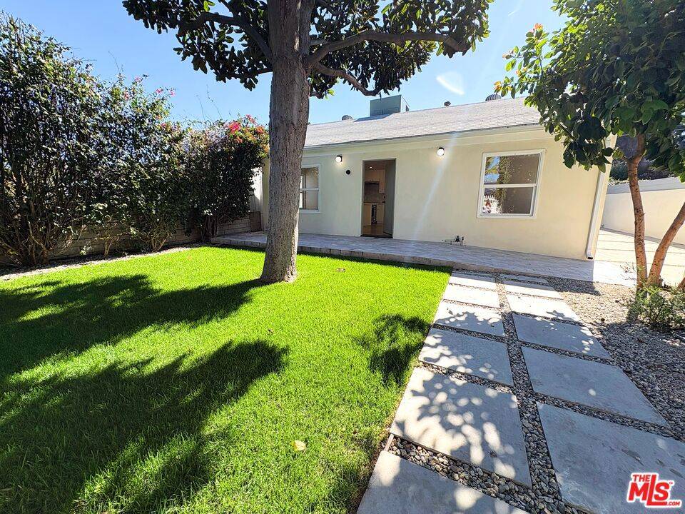 Sherman Oaks, CA 91403,15242 Morrison ST