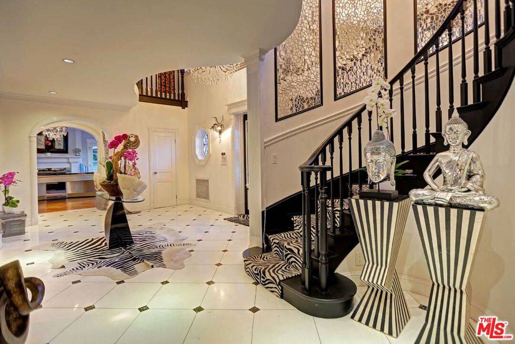 725 N Faring RD, Los Angeles, CA 90077