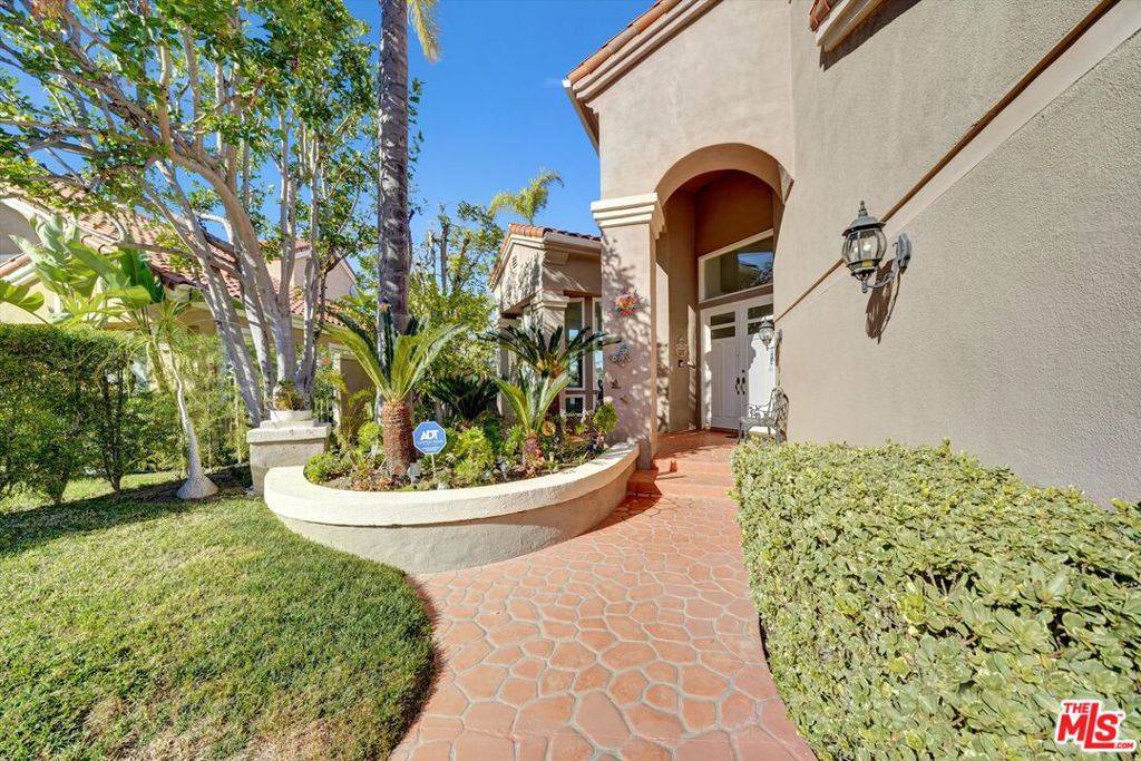 Calabasas, CA 91302,24823 Alexandra CT