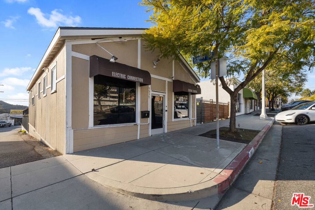 Tujunga, CA 91042,9937 Commerce AVE