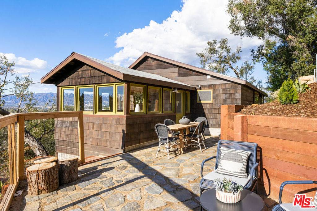 2006 El Moran ST, Los Angeles, CA 90039