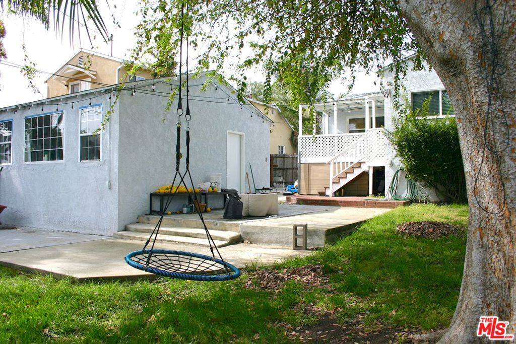 Los Angeles, CA 90045,8420 Bleriot AVE