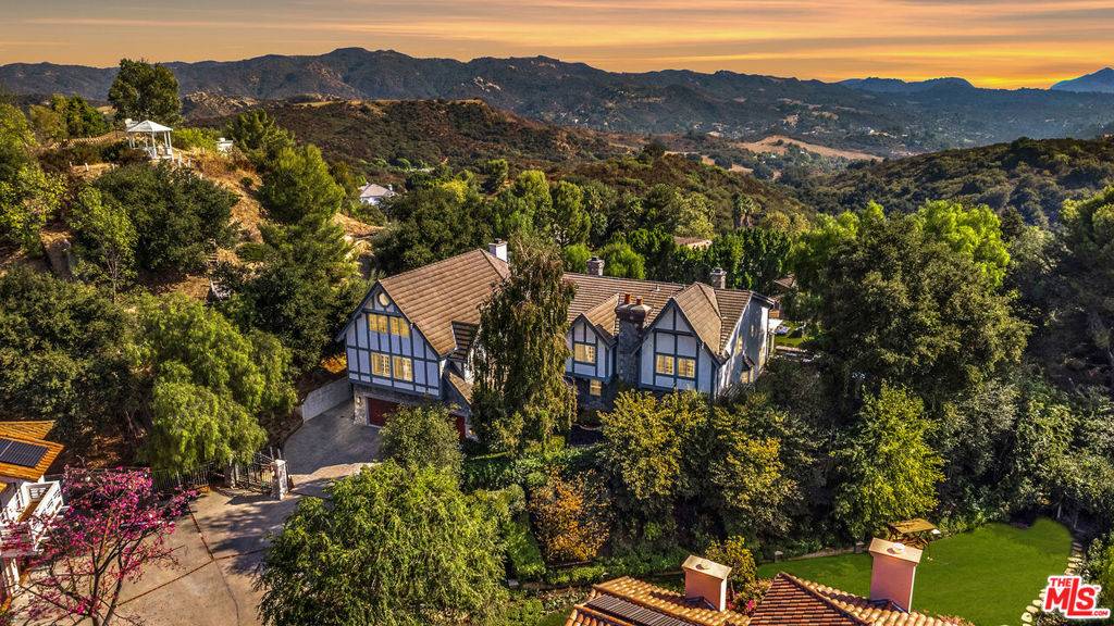 21128 Bellini DR, Topanga, CA 90290