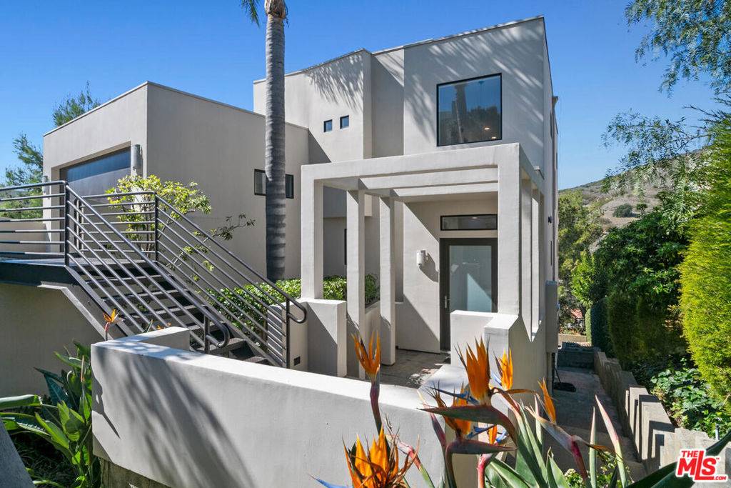 Malibu, CA 90265,2909 Valmere DR