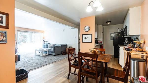 Encino, CA 91316,5460 White Oak AVE #J207