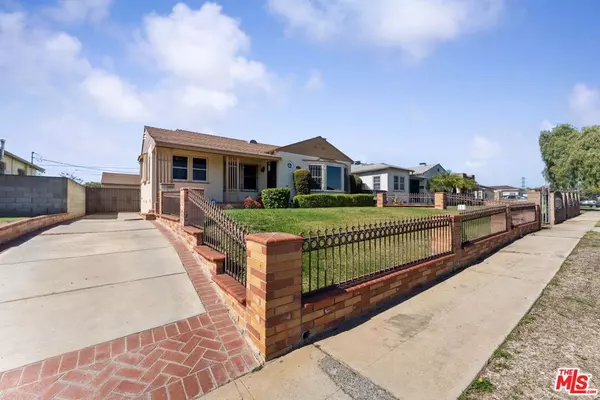 10215 S St Andrews PL, Los Angeles, CA 90047