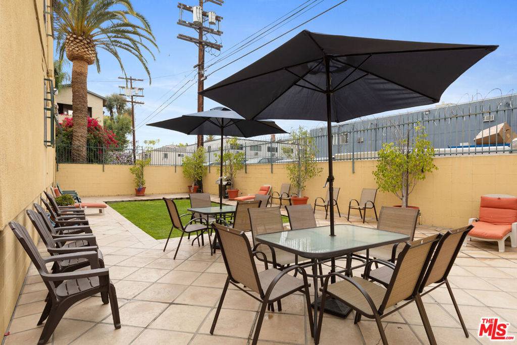 Los Angeles, CA 90007,947 W 30th ST