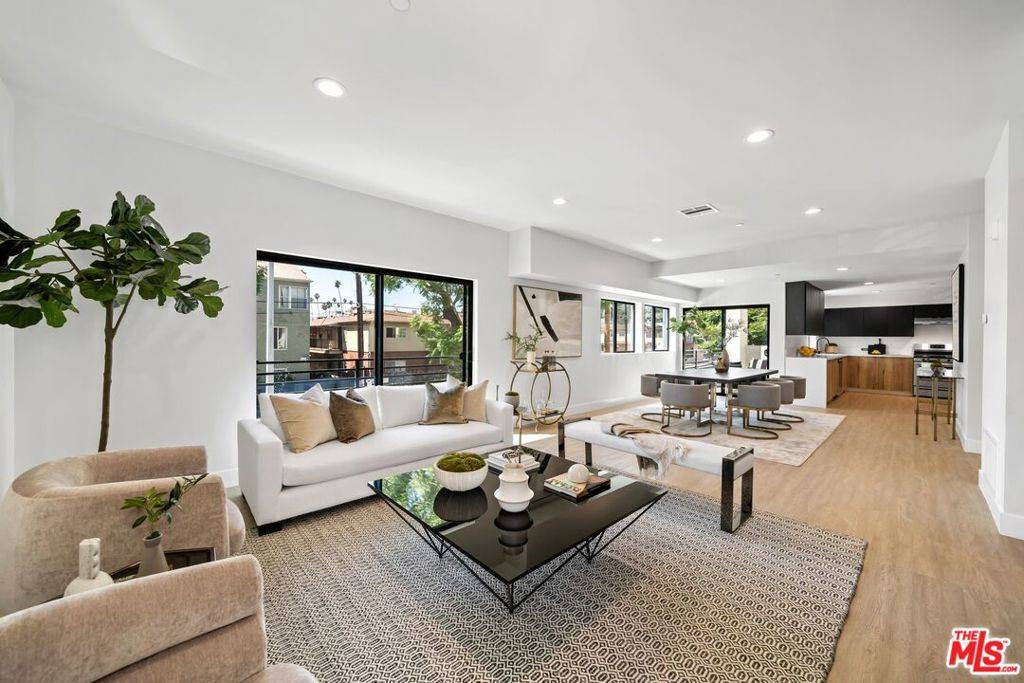 1624 N Normandie AVE #E, Los Angeles, CA 90027