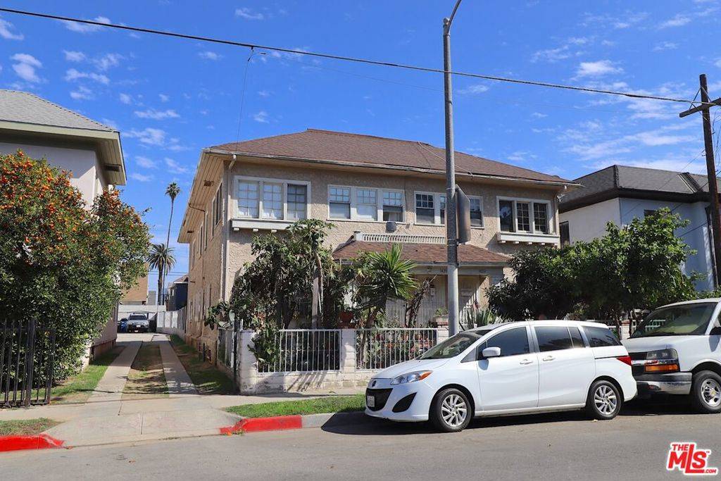 Los Angeles, CA 90006,1416 S Hobart BLVD