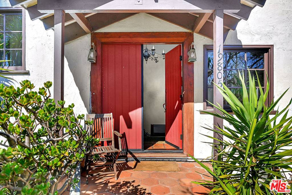 Topanga, CA 90290,19805 Valley View DR