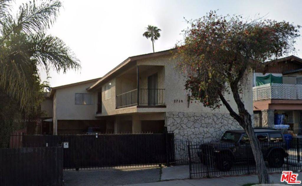 Los Angeles, CA 90016,2219 Crenshaw BLVD